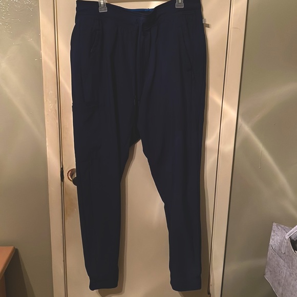 Cherokee Infinity line of Cherokee for men scrub set top and bottom. - Picture 2 of 2